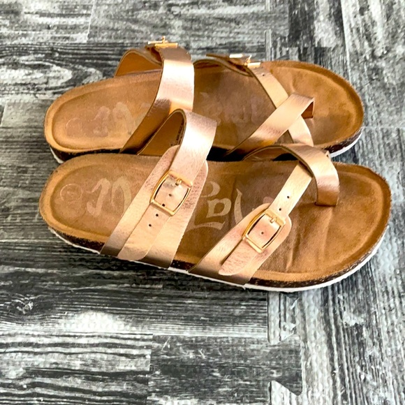 Youth So 4 Rose Gold Sandals Mad Love 